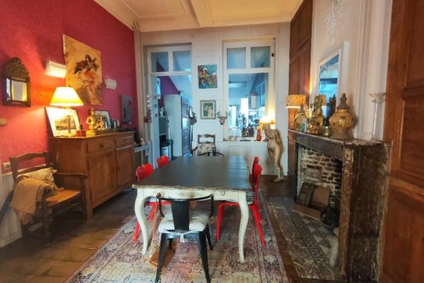 Immeuble bourgeois du 18ème, Centre-Ville de Saint-Omer dans le Pas-de-Calais