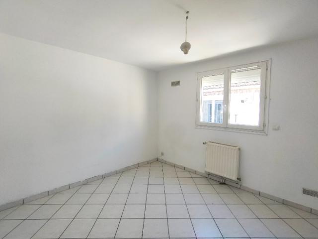 À VENDRE SAINT-OMER, Appartement avec cour, Fort potentiel d'aménagement 
